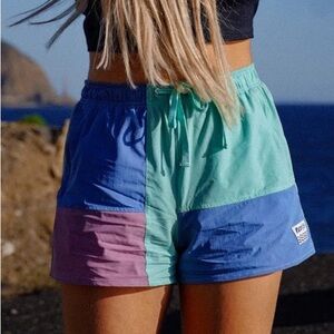 NWT Notice The Reckless Reef Shorts Medium